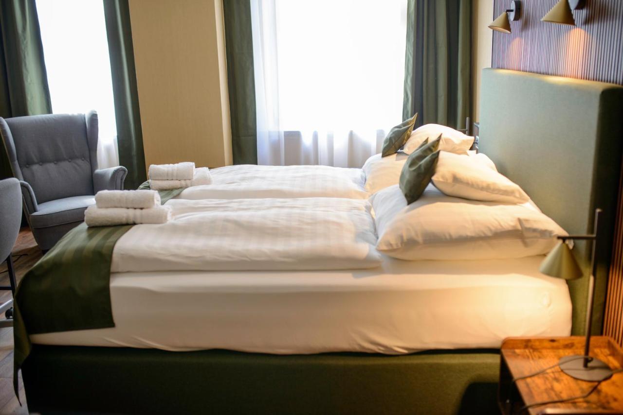 Stadthotel Koenig Albert Цитау Екстериор снимка