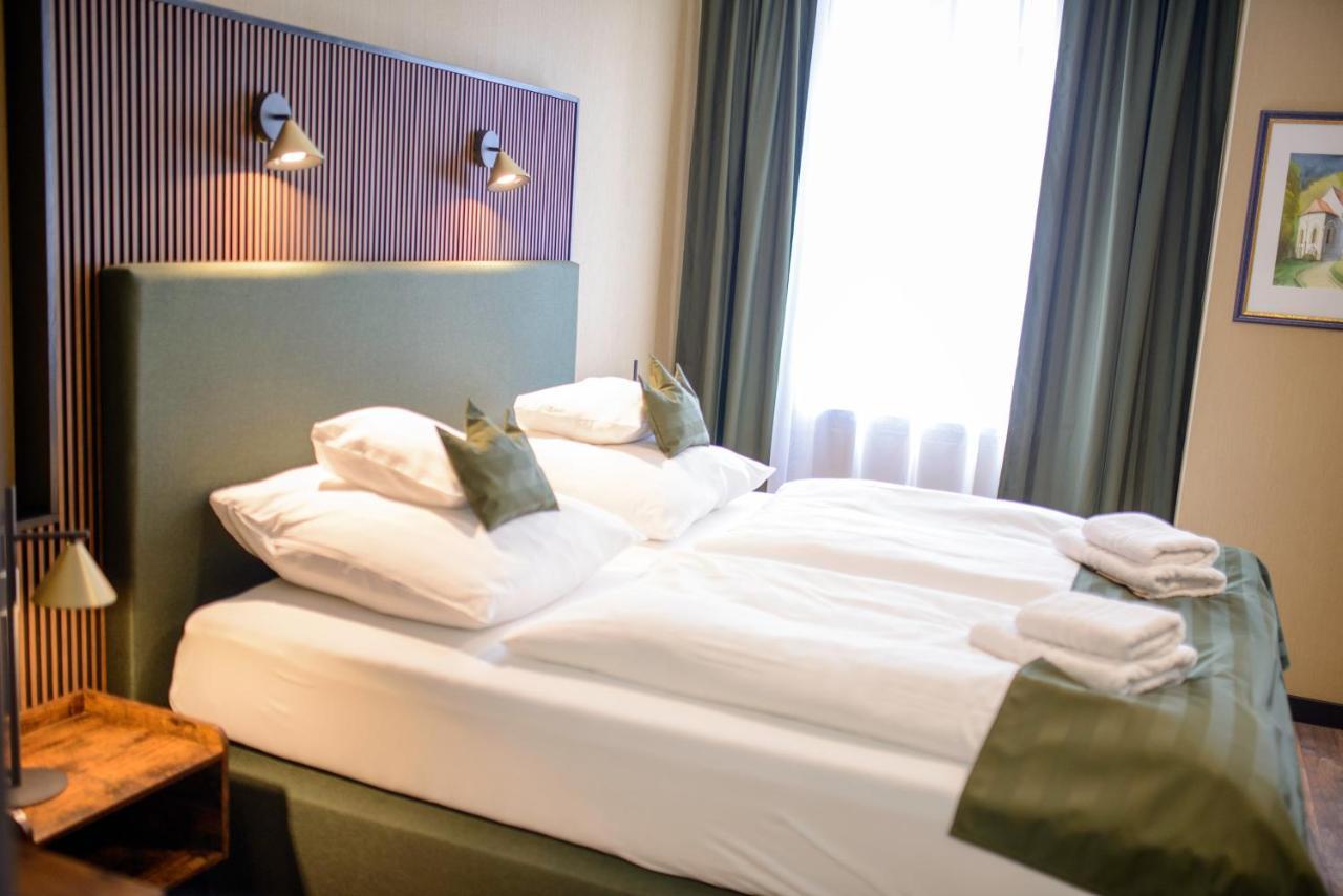 Stadthotel Koenig Albert Цитау Екстериор снимка